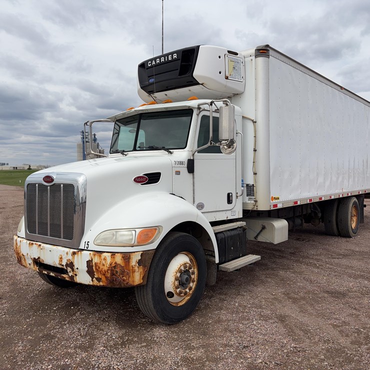 2011 Peterbilt 330 Reefer Truck