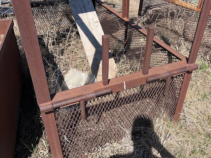 scaffolding-on-carring-cage.-image-2