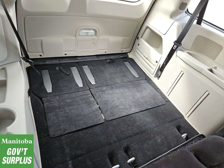 2014-dodge-grand-caravan-image-24