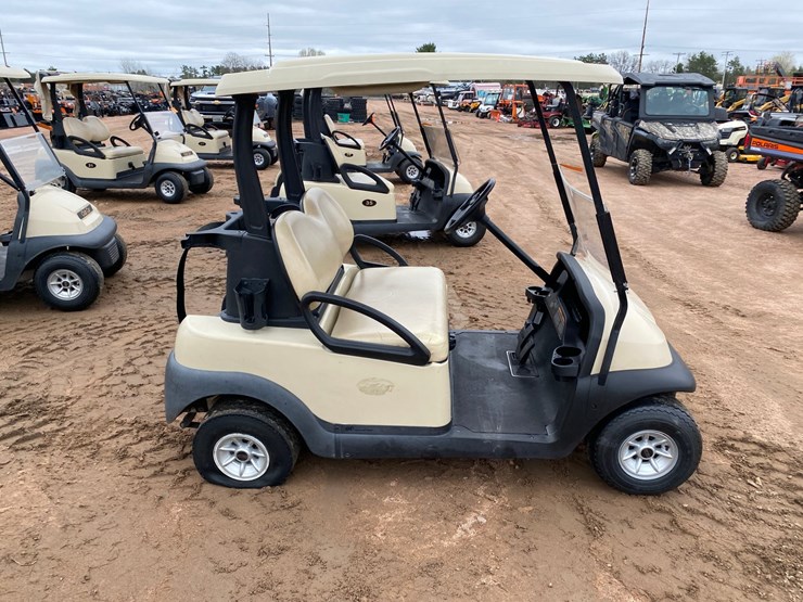 #1579-•-club-car-electric-golf-cart-with-charger-image-5