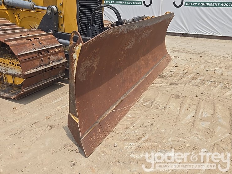 2019-deere-700k-lgp-image-23
