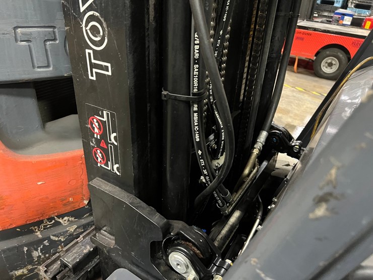 #2005-•-toyota-4500-lb.-forklift-(non-operational)-image-10
