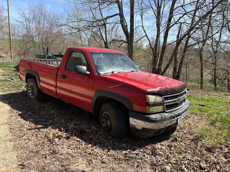 2005-chevrolet-1500-image-2