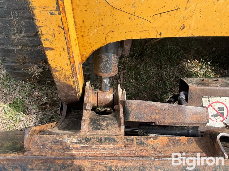 2005-caterpillar-247b-image-16