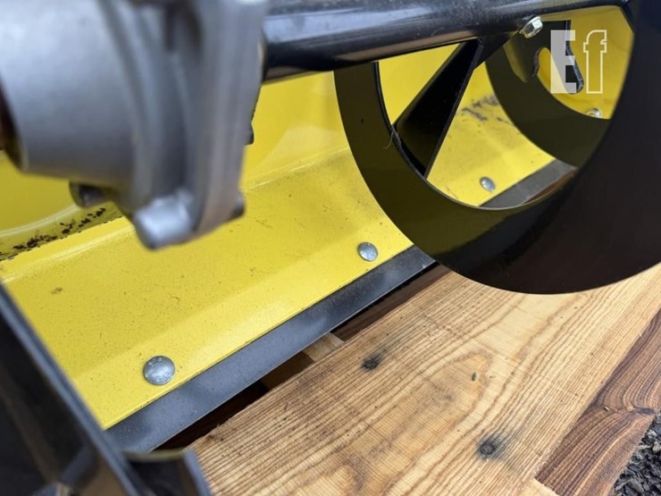 2011-john-deere-x360-image-23