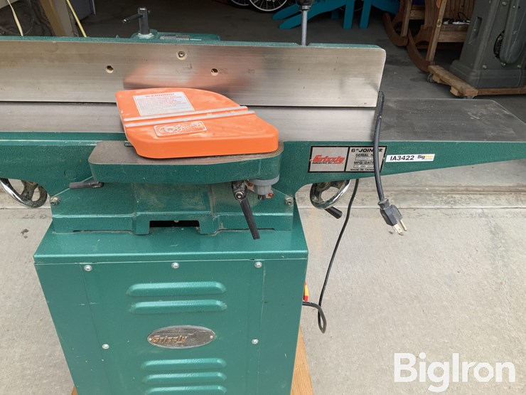 2003-grizzly-g1182hw-6”-jointer-image-9