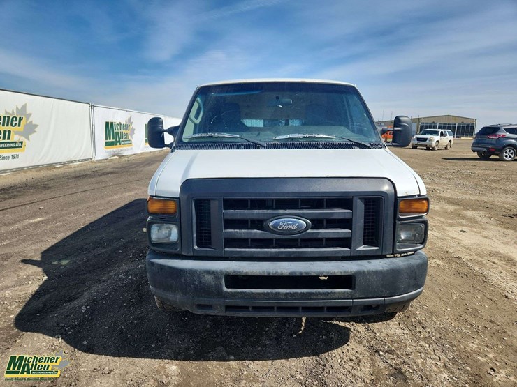 2010-ford-cargo-image-17