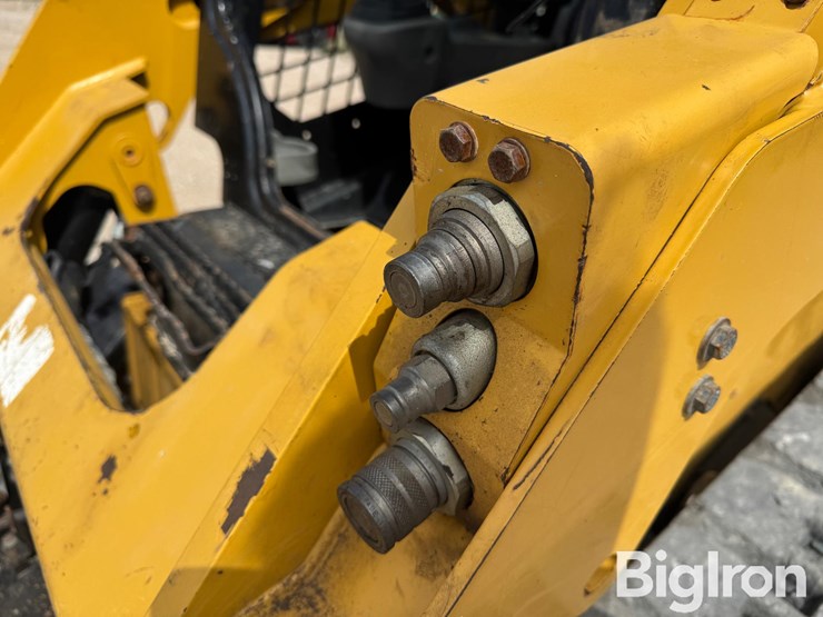2020-caterpillar-259d-image-13