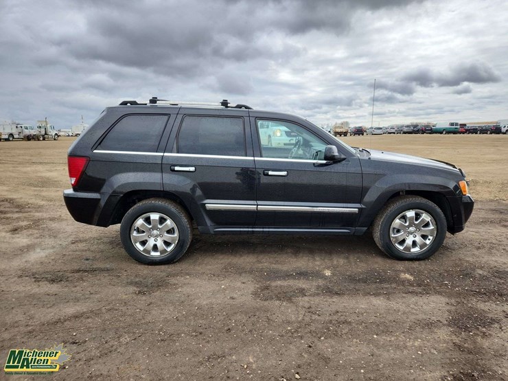 2010-jeep-grand-cherokee-image-8