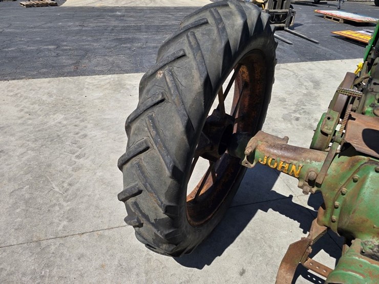 john-deere-model-b-image-22