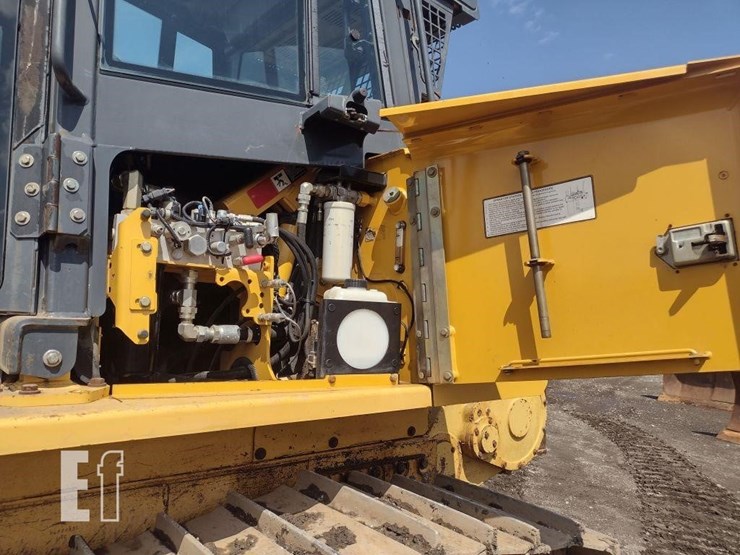 2008-deere-750j-lt-image-18