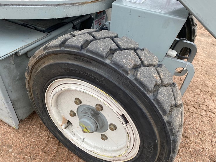 1995-skyjack-sjkb33n-image-30