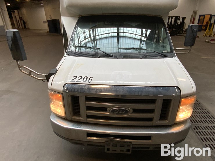 2013-ford-e450-image-11