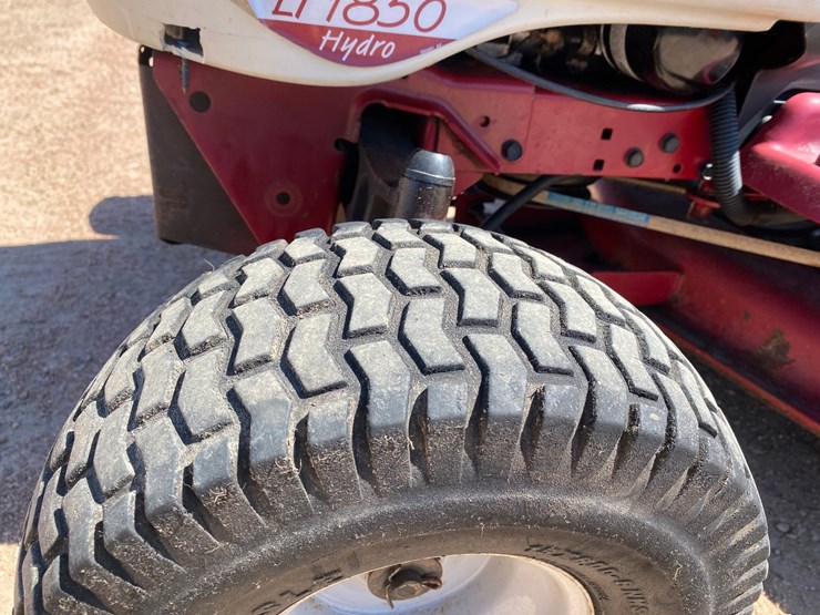 #1545-•-white-lt1850-hydro-riding-lawn-mower-image-13