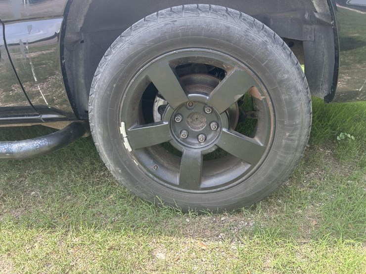 2001-chevrolet-suburban-image-9