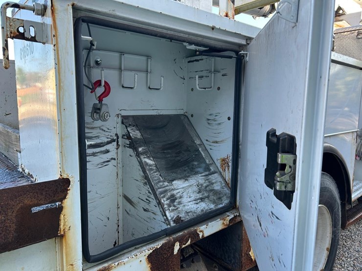 2016-international-durastar-4300-image-15