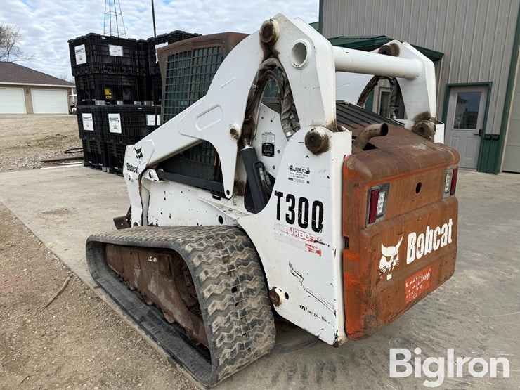2005-bobcat-t300-image-7