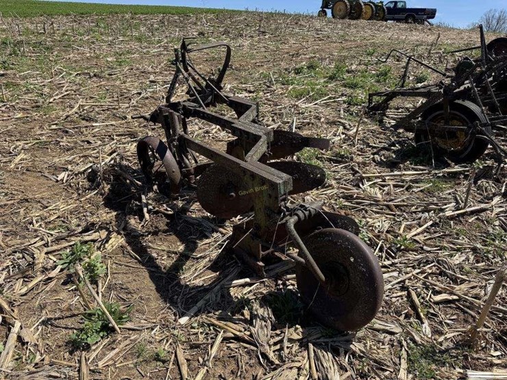 john-deere-3-bottom-plow-image-4