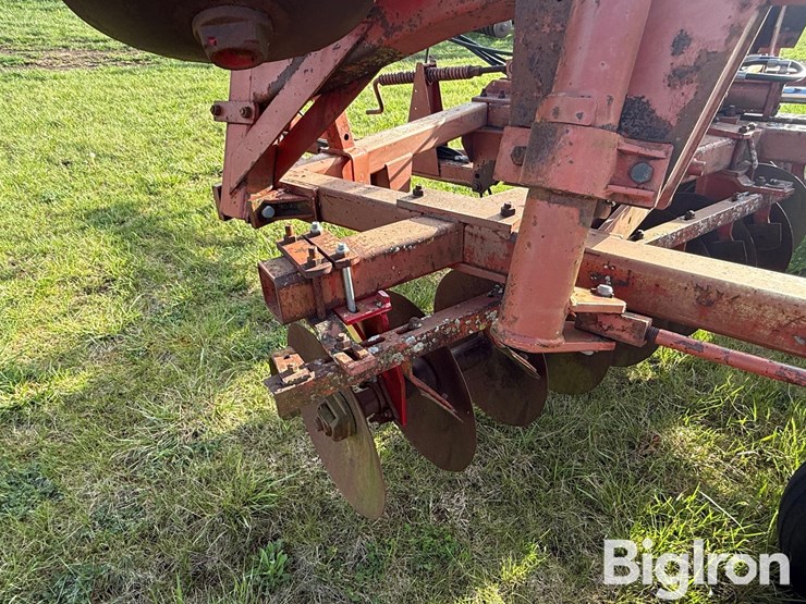 massey-ferguson-820-image-18