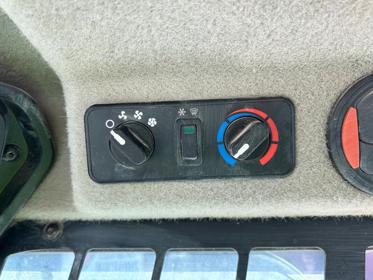 2022-bobcat-t66-image-28