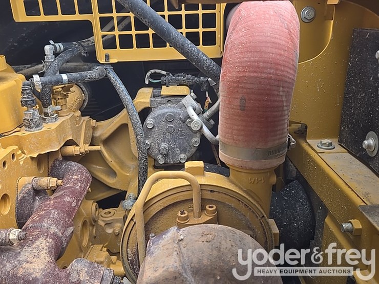 2021-caterpillar-336-image-59
