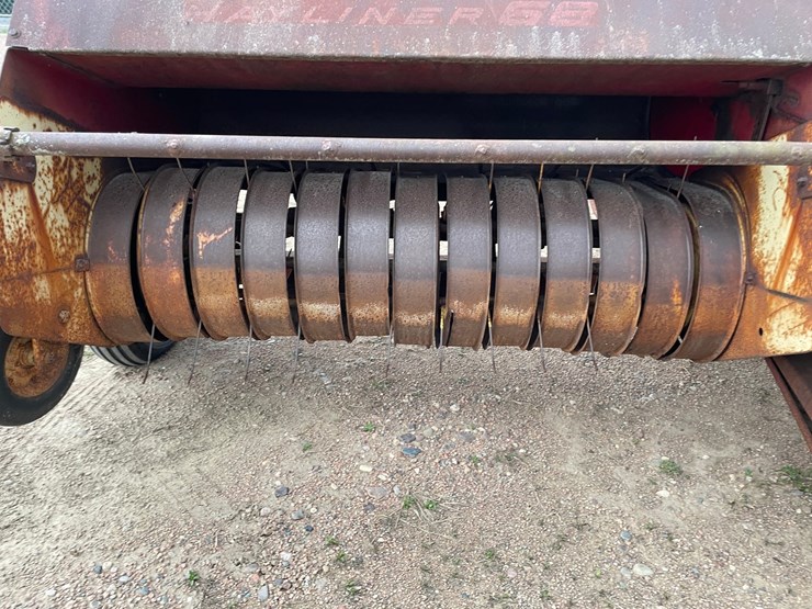 new-holland-68-image-18