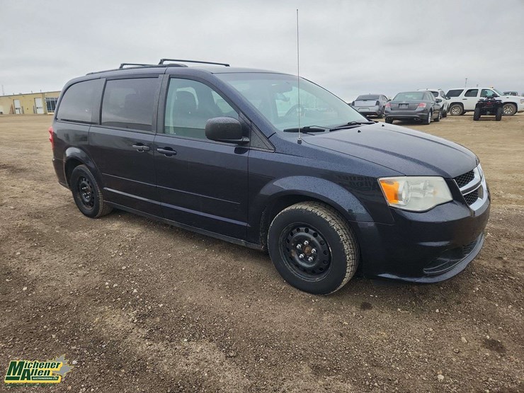 2011-dodge-grand-caravan-image-2
