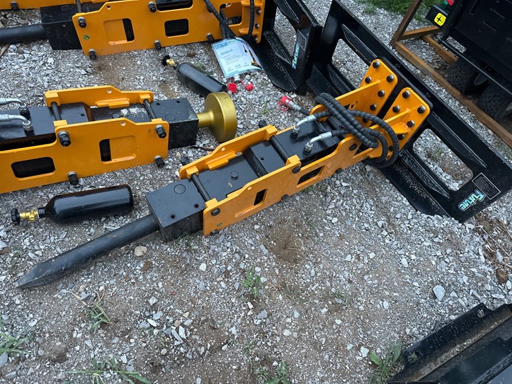 #1627-•-quick-attach-breaker-hammer-image-1