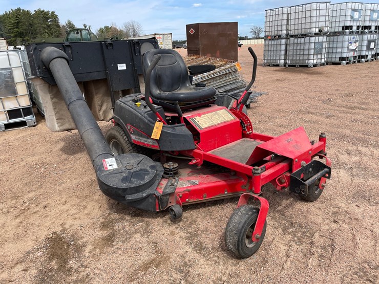 #1549-•-massey-ferguson-zero-turn-lawn-mower-image-2
