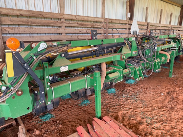 john-deere-1725-image-7