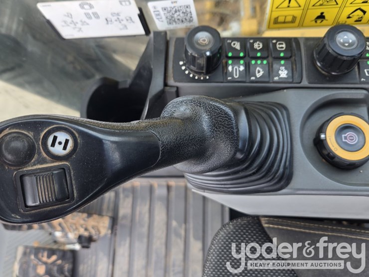 2021-caterpillar-336-image-152