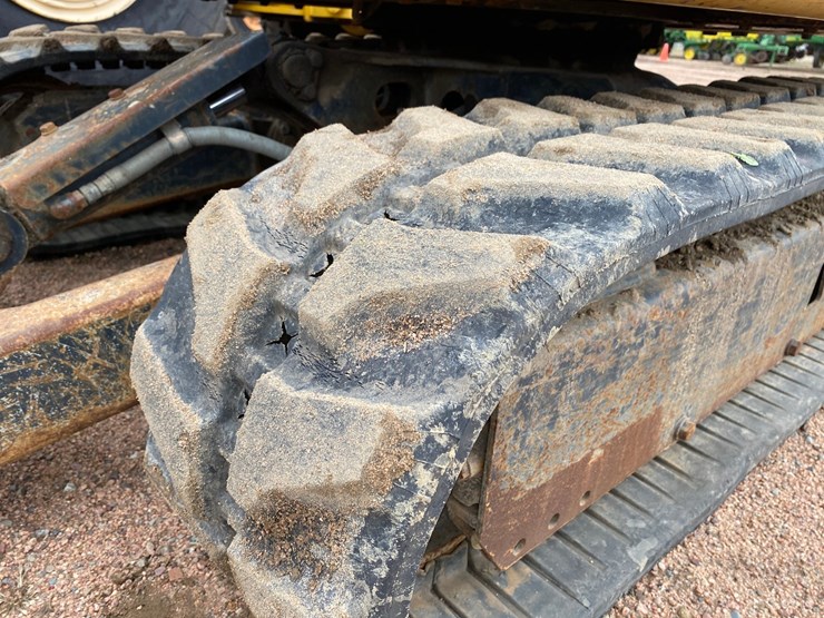 2011-deere-27d-image-25