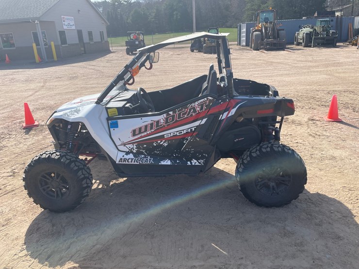 #1597-•-2015-arctic-cat-wildcat-sport-limited-utv-(has-reg.-card)-image-9