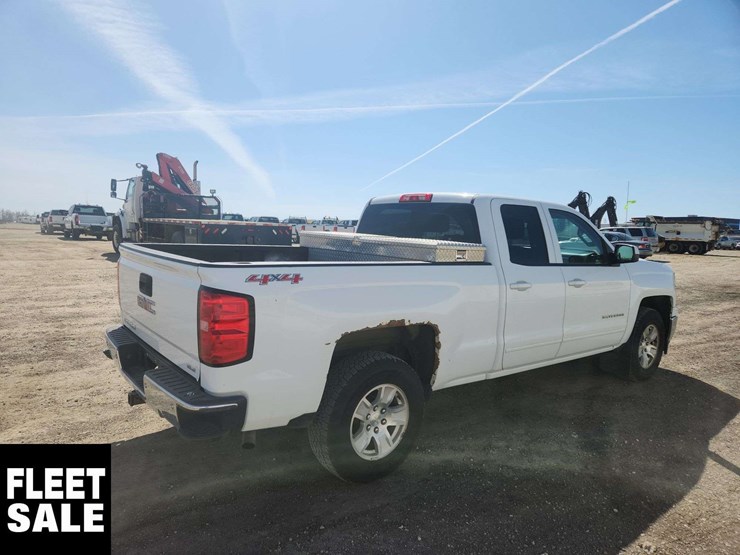 2015-chevrolet-silverado-1500-image-4