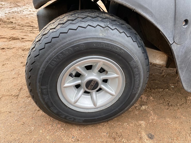 #1584-•-club-car-electric-golf-cart-with-charger-image-12