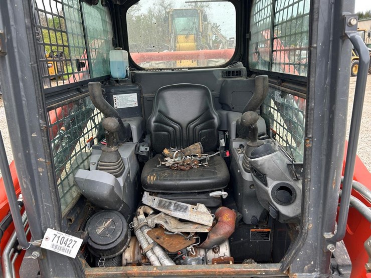 2023-kubota-svl65-2-image-12