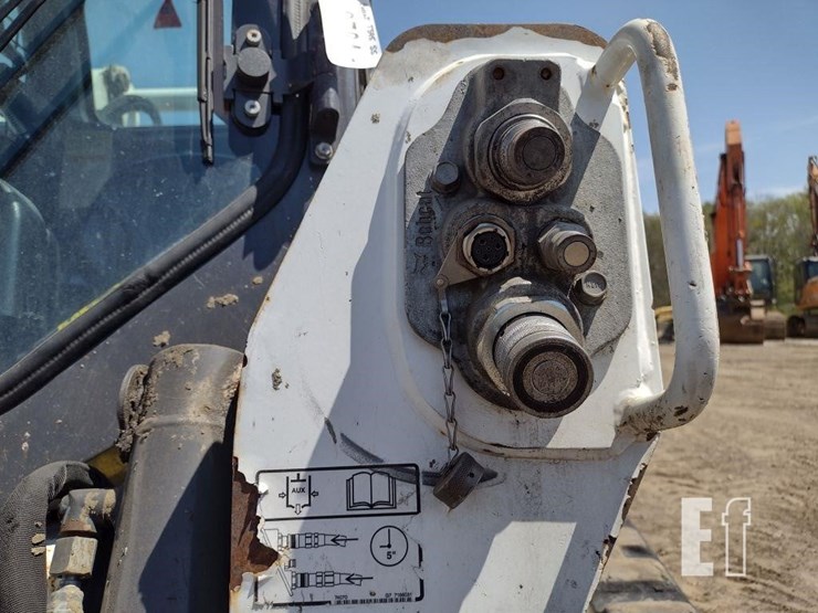 2021-bobcat-t595-image-25