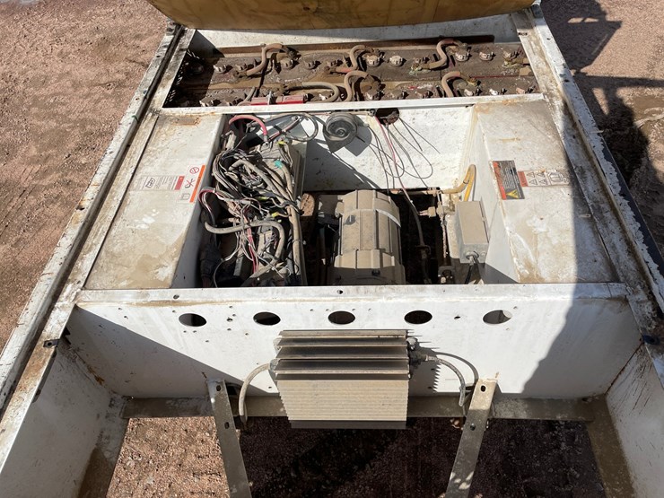 #1559-•-2017-taylor-dunn-electric-yard-cart-image-17