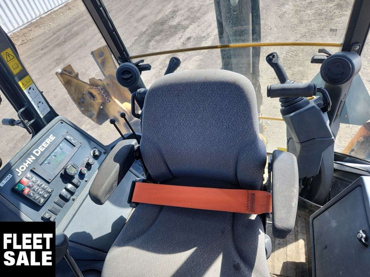 2016-deere-410l-image-19