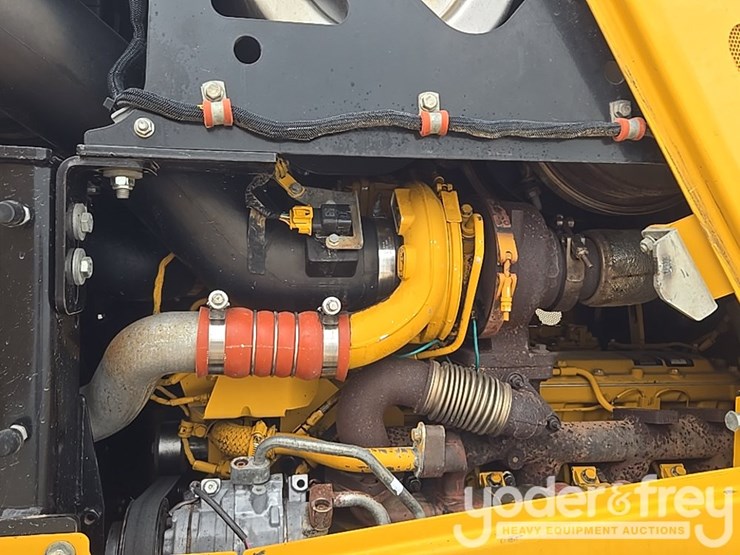 2019-deere-700k-lgp-image-52