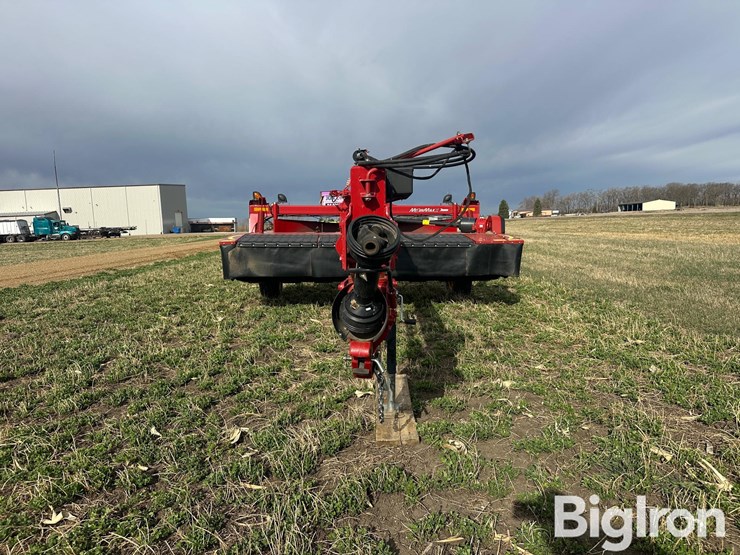 2021-new-holland-313-image-2