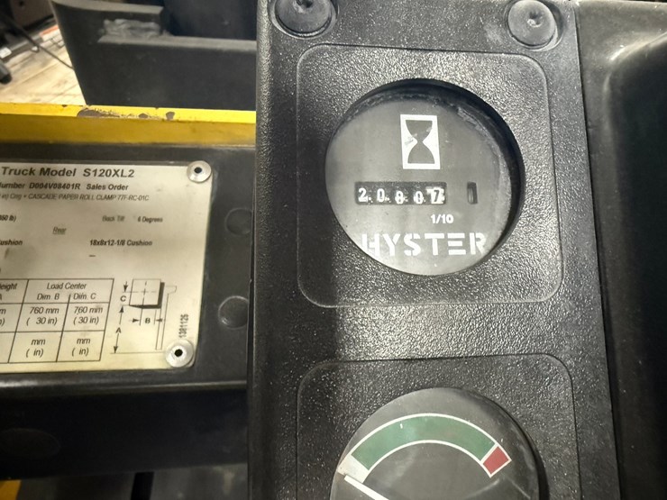 #2000-•-hyster-7700lb-forklift-image-25