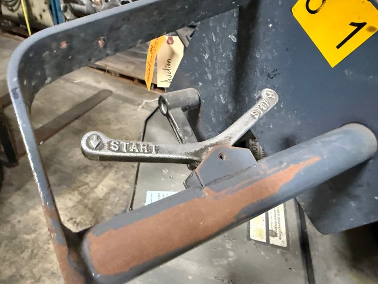 #2073-•-barrett-electric-pallet-jack-image-11