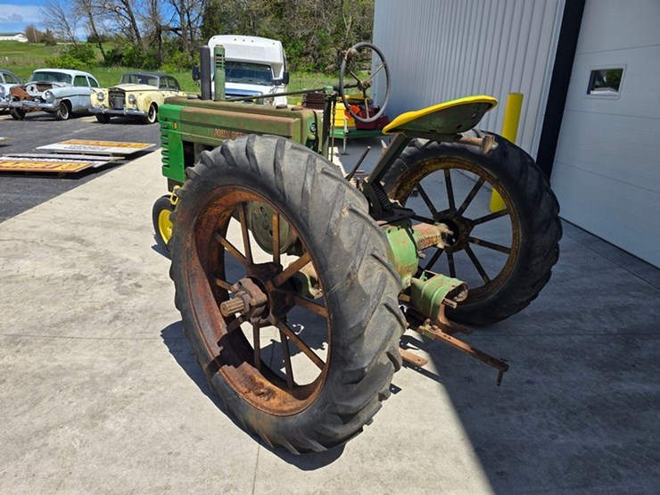john-deere-model-b-image-3
