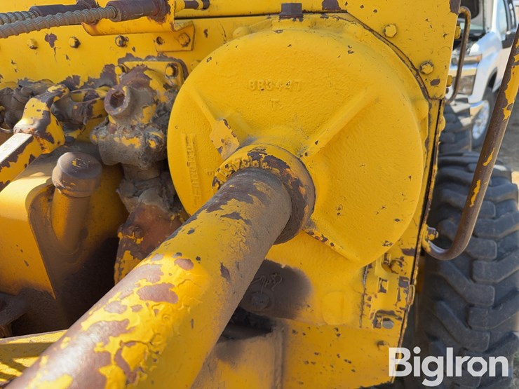 caterpillar-12-image-12