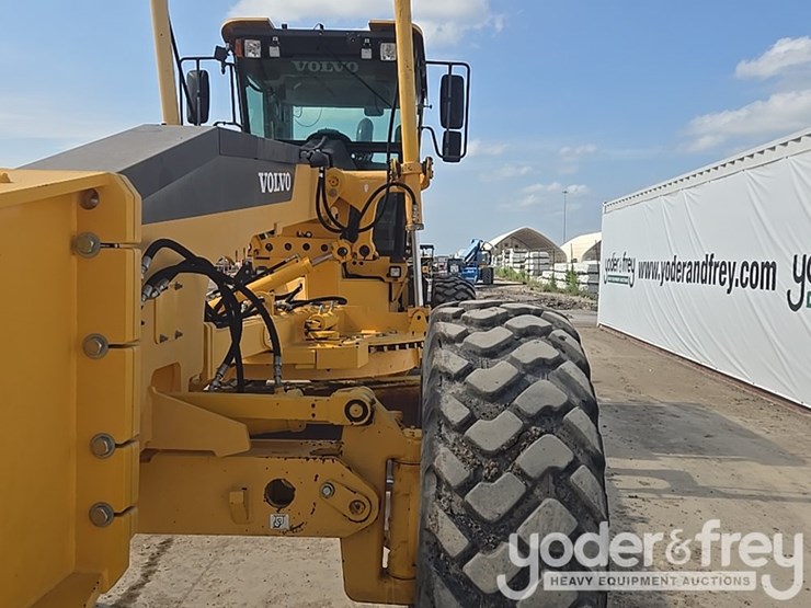 2012-volvo-g940b-image-23