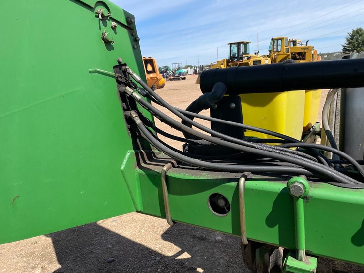 john-deere-7200-image-57