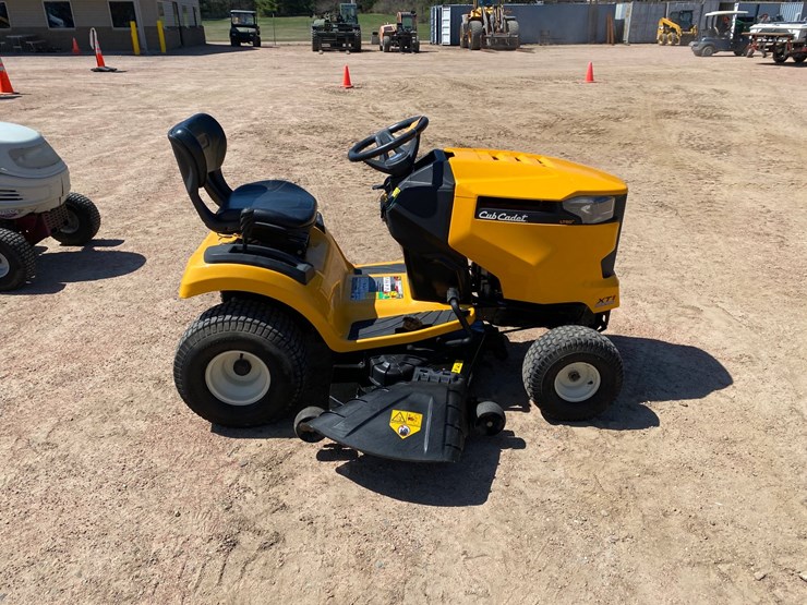 #1546-•-cub-cadet-xti-lt-50"-riding-lawn-mower-image-5