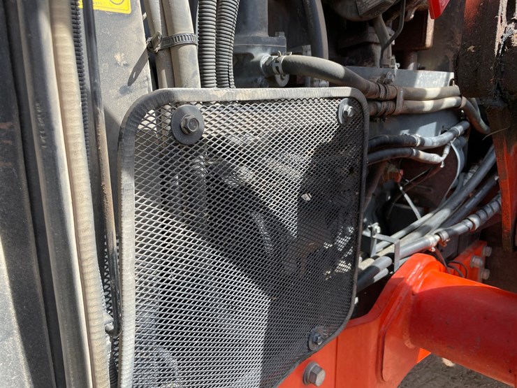 2014-kubota-m135gx-image-44