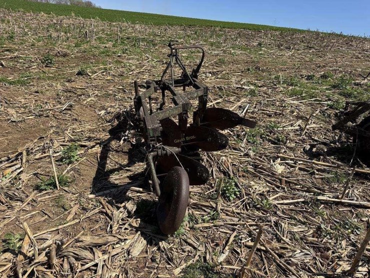 john-deere-3-bottom-plow-image-5